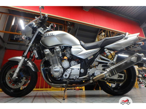 Мотоцикл YAMAHA XJR1300 2001, серый