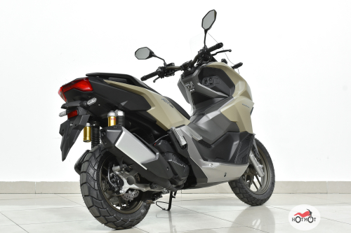 Скутер HONDA X-ADV 160 ABS 2024, белый фото 7