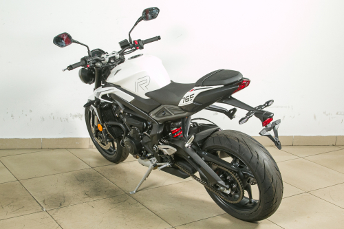 Мотоцикл TRIUMPH Street Triple 2023, белый фото 6