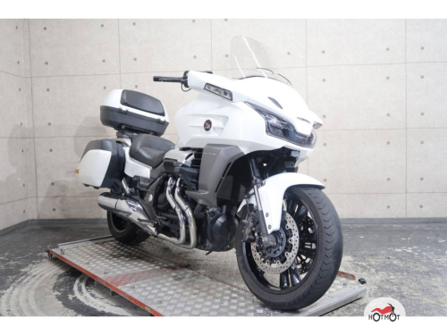 Мотоцикл HONDA CTX 1300 2014, белый фото 3