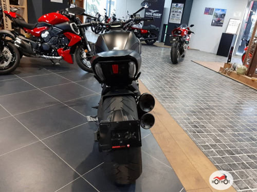 Мотоцикл DUCATI Diavel 2015, черный фото 4
