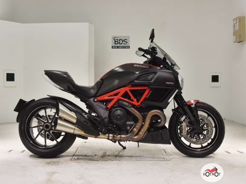 Мотоцикл DUCATI Diavel Carbon 2015, черный фото 2
