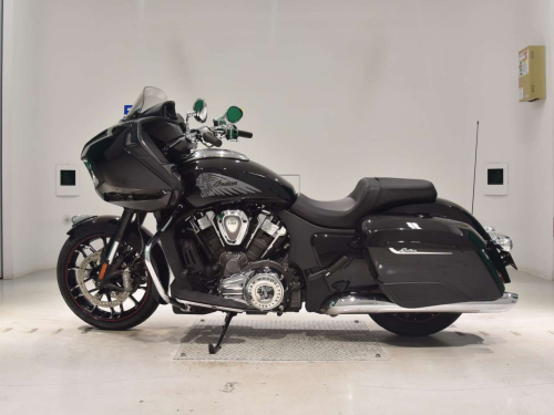 Мотоцикл Indian Challenger 2020, Черный
