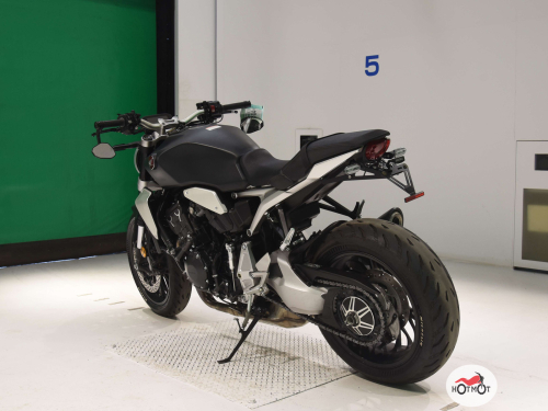 Мотоцикл HONDA CB 1000R 2021, Черный фото 6