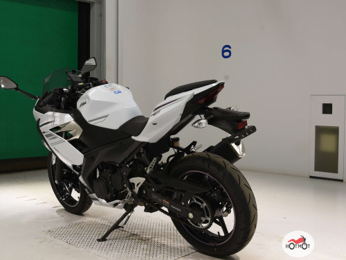 Мотоцикл KAWASAKI Ninja 400 2023, Белый фото 6