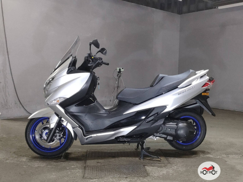 Скутер SUZUKI Burgman (SkyWave) 400 2023, серый