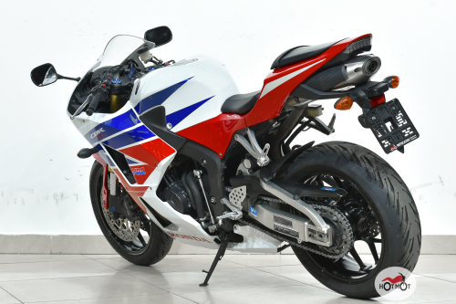 Мотоцикл HONDA CBR 600RR 2015, Белый фото 8