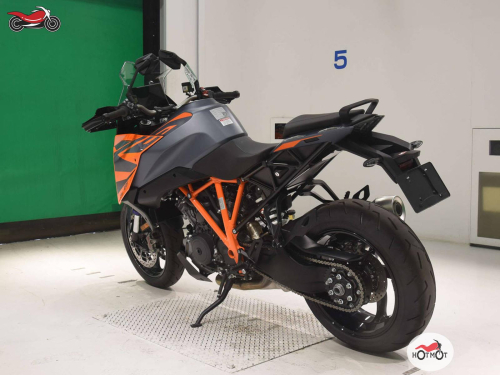 Мотоцикл KTM 1290 Super Duke GT 2023, СЕРЫЙ фото 6