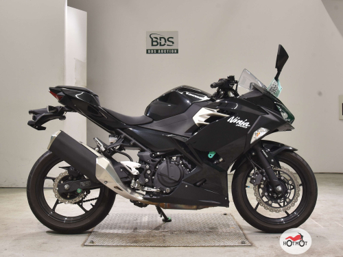 Мотоцикл KAWASAKI Ninja 400 2021, черный фото 2