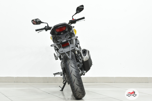 Мотоцикл HONDA CB 300R 2023, желтый фото 6
