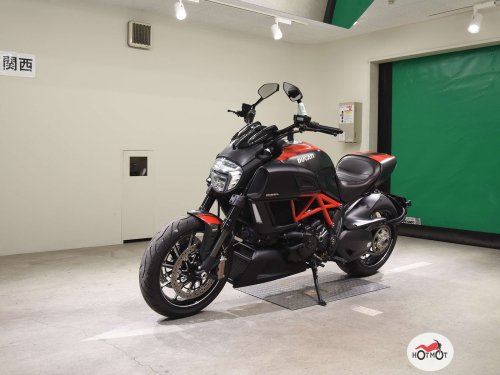 Мотоцикл DUCATI Diavel Carbon 2015, Черный фото 3