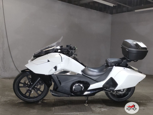 Мотоцикл HONDA NM4 2015, белый