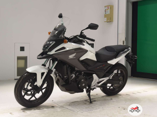 Мотоцикл HONDA NC 750X 2019, белый фото 4