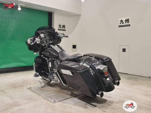 Мотоцикл Harley-Davidson CVO Street Glide 2011, ЧЕРНЫЙ фото 6