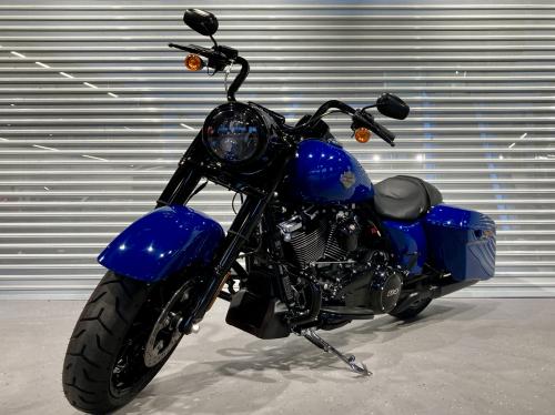 Мотоцикл Harley-Davidson Road King 2023, БЕЛЫЙ, СИНИЙ фото 4