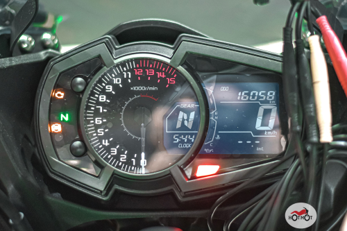 Мотоцикл KAWASAKI Ninja 400 2020, Зеленый фото 9