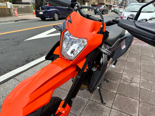 Мотоцикл KTM 690 SMC R 2022, СЕРЫЙ фото 6