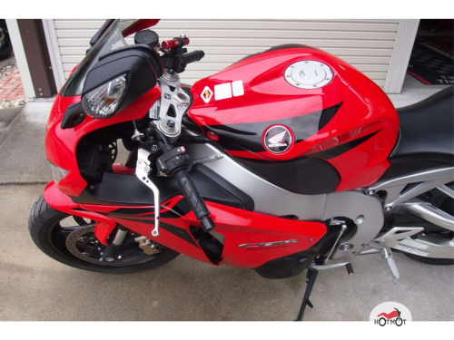 Мотоцикл HONDA CBR 1000 RR/RA Fireblade 2010, Красный фото 7