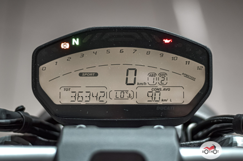 Мотоцикл DUCATI Monster 821 2015, Красный фото 9