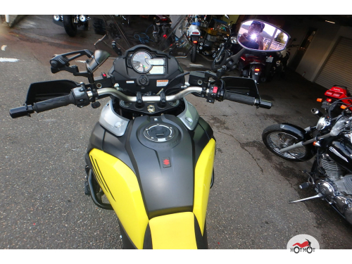 Мотоцикл SUZUKI V-Strom DL 1000 2018, желтый фото 9