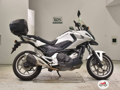 Мотоцикл HONDA NC 750X 2016, белый фото 2