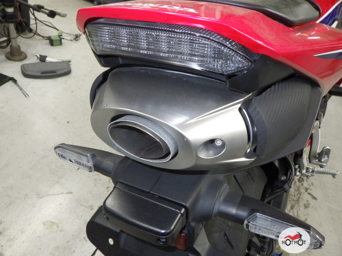 Мотоцикл HONDA CBR 600RR 2021, Красный фото 13