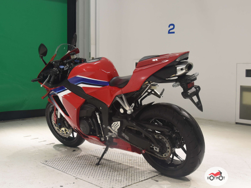 Мотоцикл HONDA CBR 600RR 2021, Красный фото 6