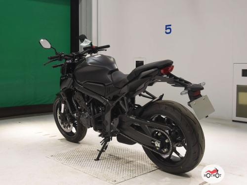 Мотоцикл HONDA CB 650R 2024, черный фото 6