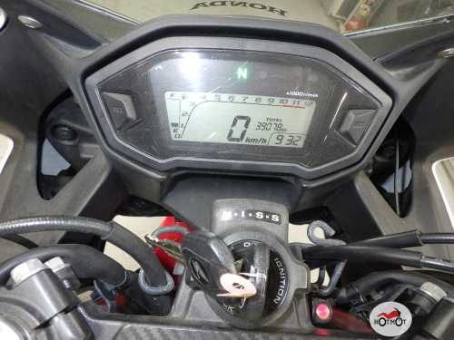 Мотоцикл HONDA CBR 400R 2015, БЕЛЫЙ фото 11