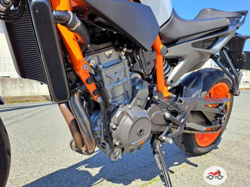 Мотоцикл KTM 890 Duke R 2021, БЕЛЫЙ фото 8