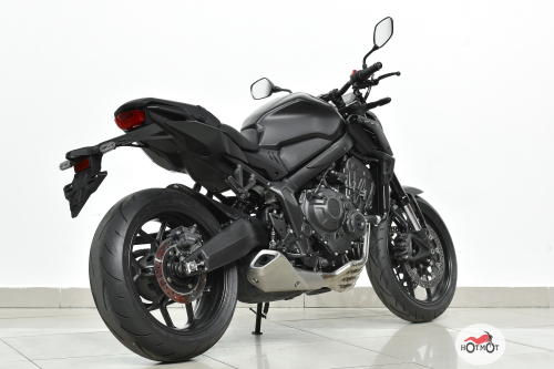 Мотоцикл HONDA CB650R 2023, Черный фото 7