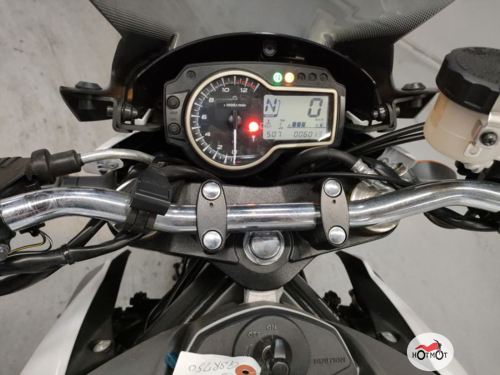 Мотоцикл SUZUKI GSR 750 2015, БЕЛЫЙ фото 5