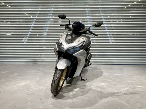 Скутер Yamaha Aerox 155 2024, СЕРЫЙ фото 4