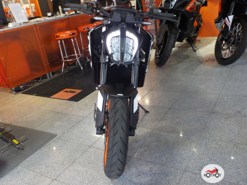 Мотоцикл KTM 890 Duke GP 2023, Черный фото 7