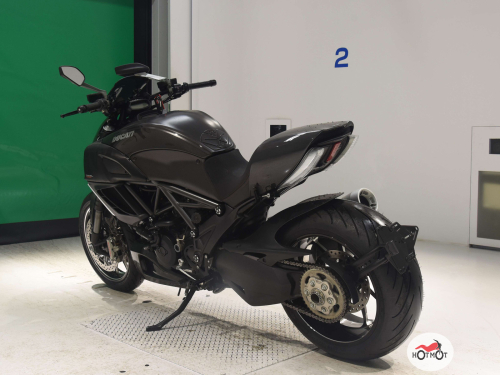 Мотоцикл DUCATI Diavel Carbon 2013, Черный фото 6