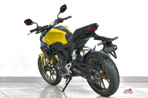 Мотоцикл HONDA CB 300R 2023, желтый фото 8