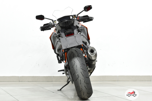 Мотоцикл KTM 1290 Super Duke GT 2023, Оранжевый фото 6