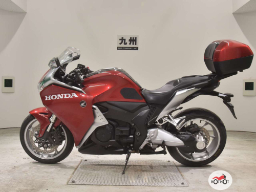 Мотоцикл HONDA VFR1200FD 2011, Красный