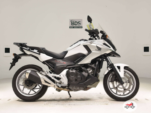 Мотоцикл HONDA NC 750X 2016, белый фото 2