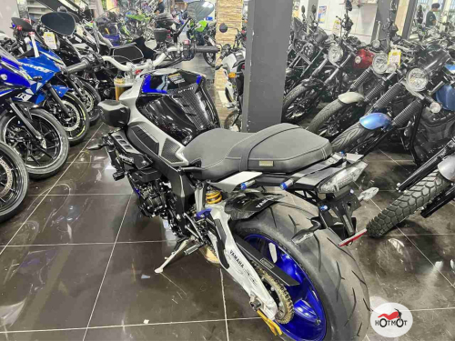 Мотоцикл YAMAHA MT-10 2018, серый фото 6