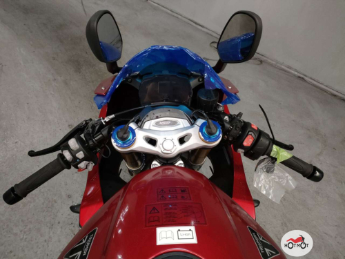 Мотоцикл TRIUMPH Speed Triple 2023, Красный фото 5
