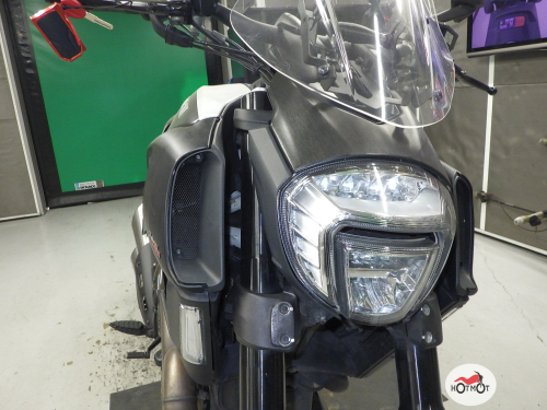 Мотоцикл DUCATI Diavel Carbon 2015, Черный фото 11
