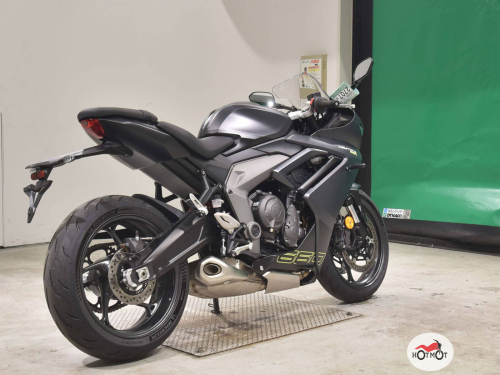 Мотоцикл TRIUMPH Daytona 660 2024, черный фото 5