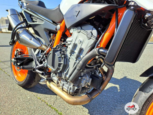 Мотоцикл KTM 890 Duke R 2021, БЕЛЫЙ фото 7