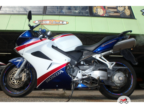 Мотоцикл HONDA VFR 800 2007, белый