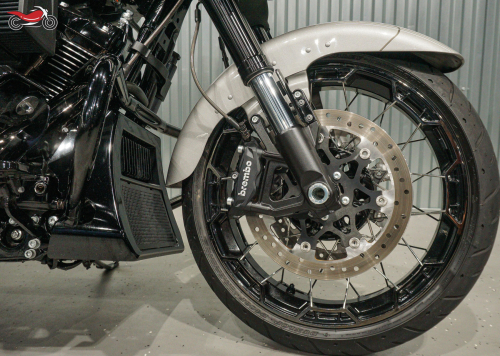Мотоцикл Harley-Davidson CVO Street Glide 2023, СЕРЫЙ фото 8