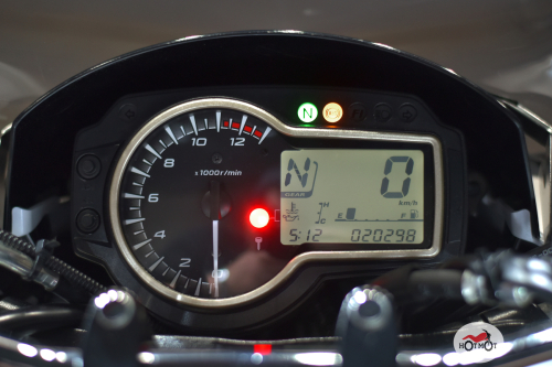 Мотоцикл SUZUKI GSR 750 2013, БЕЛЫЙ фото 9