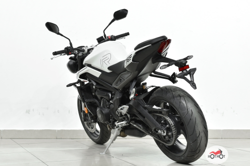 Мотоцикл TRIUMPH Street Triple 2023, белый фото 8