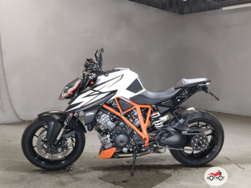 Мотоцикл KTM 1290 Super Duke R 2019, БЕЛЫЙ