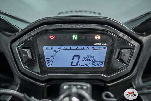 Мотоцикл HONDA CBR 400RR 2013, БЕЛЫЙ фото 9